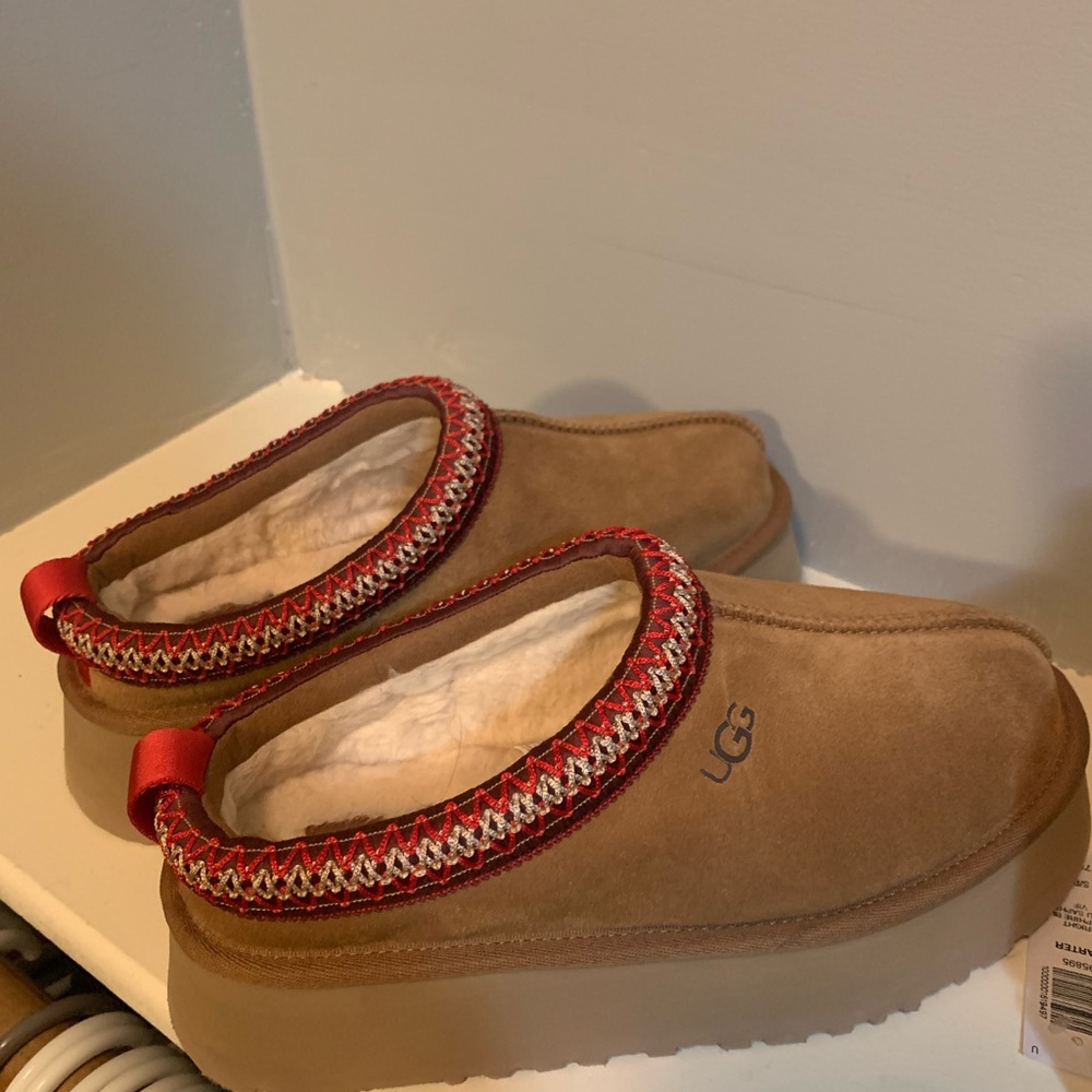 Tazz Ugg platform slippers